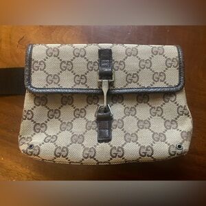 Authentic Vintage Gucci beltbag in brown monogram canvas
